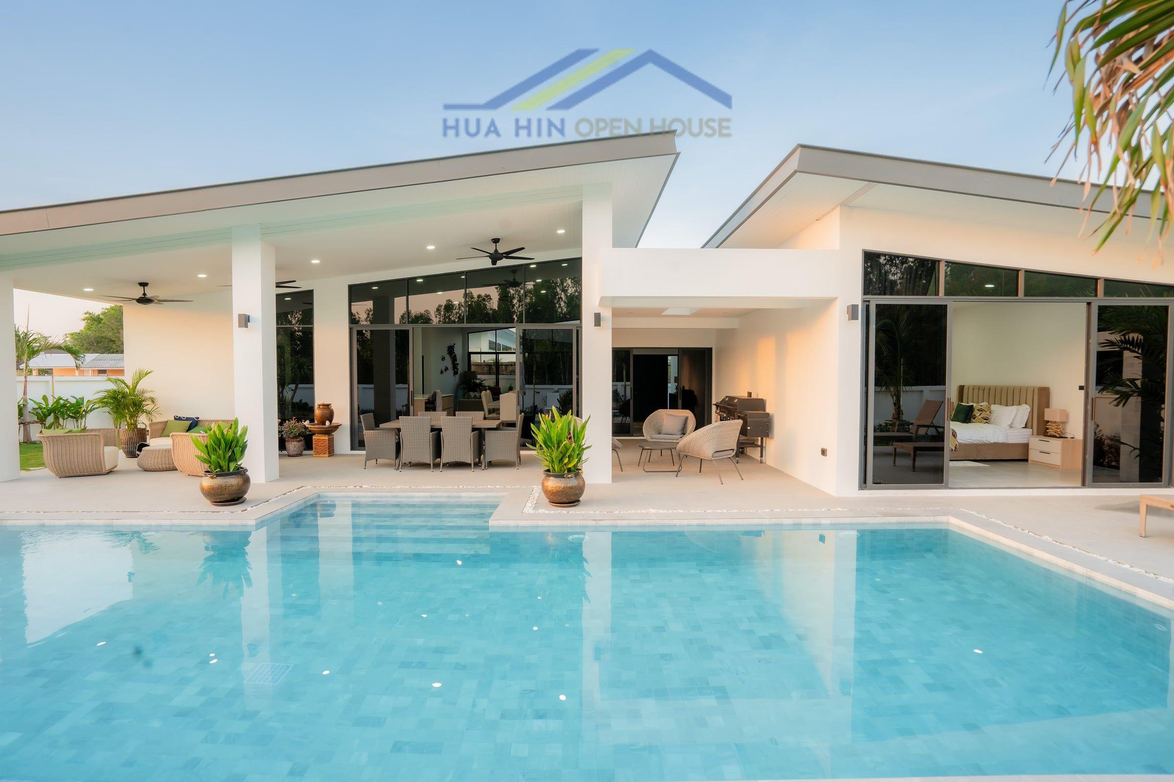 Modern Mountain View Pool Villa for Sale in South Hua Hin – 4 Bedrooms | 12.5m Pool